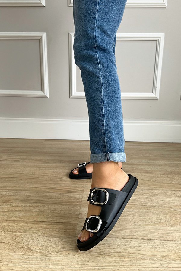 Sandália Flat Feminina Giza Fivelas Preto Damannu