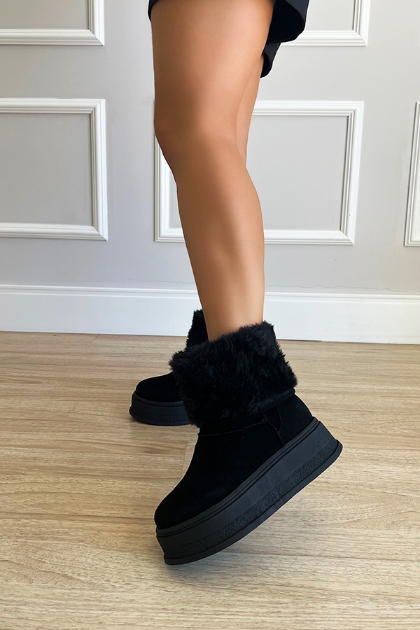 Bota de Pelos Forrada Salto Plataforma Cano Médio Preto