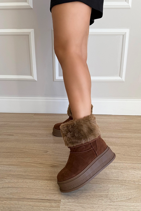 Bota de Pelos Forrada Salto Plataforma Caramelo