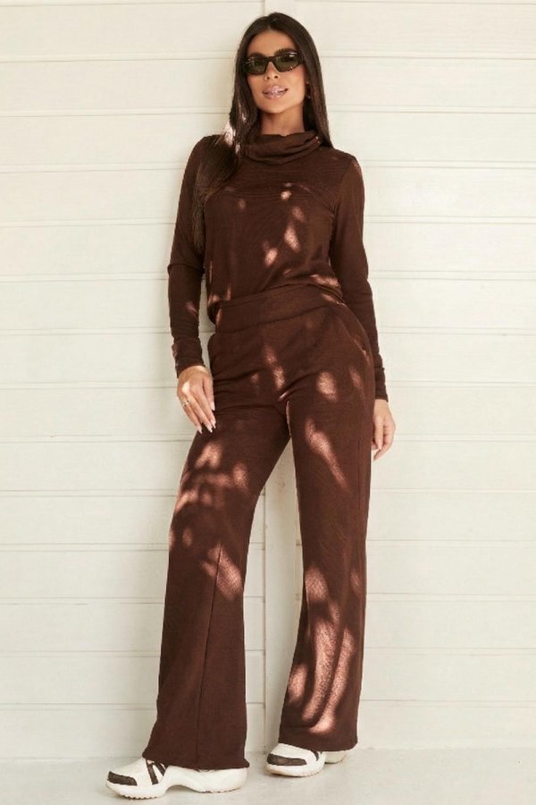 CONJUNTO FEMININO DE L�ZINHA FIORELA MARROM