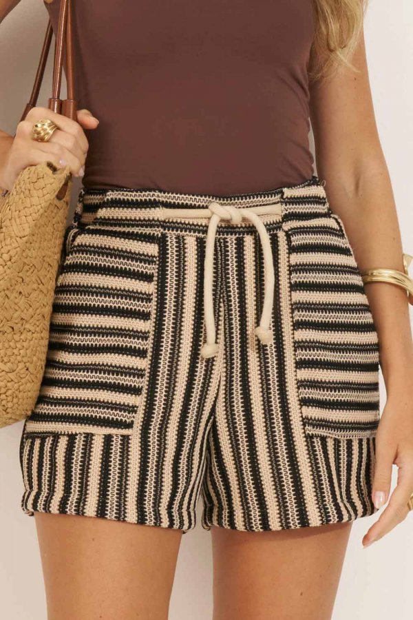 SHORTS FEMININO CROCHE MARISA AREIA/PRETO